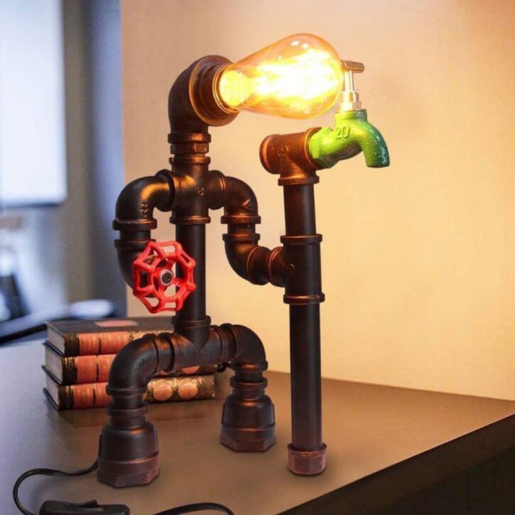 Lampe de Chevet Industrielle Bonhomme en Tuyaux - Style Industriel.co