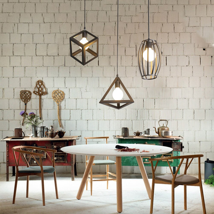 Combinaison parfaite de style nordique et vintage avec la Lampe Industrielle Suspendue
